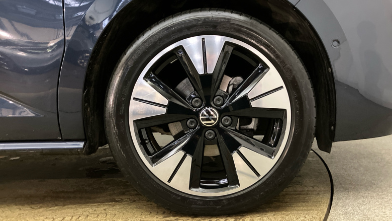 Volkswagen Multivan 2.0 TDI Style 5dr LWB DSG Diesel Estate